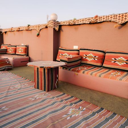 Tuya Pyramid Inn Kafret el-Gabal Exterior foto