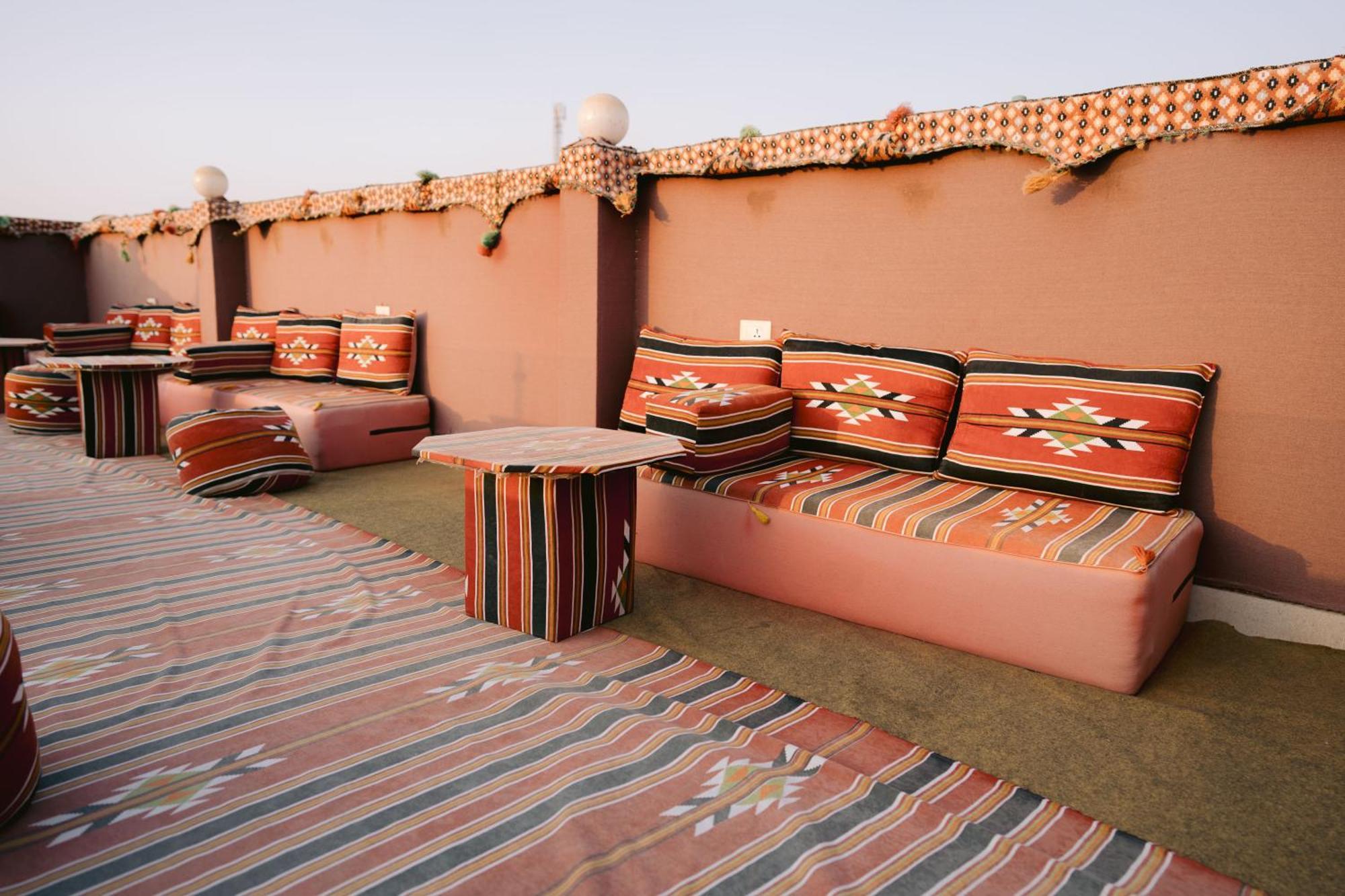 Tuya Pyramid Inn Kafret el-Gabal Exterior foto