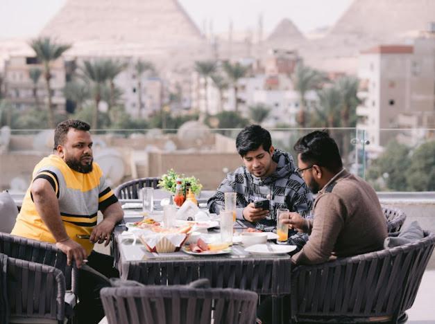 Tuya Pyramid Inn Kafret el-Gabal Exterior foto