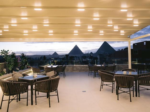 Tuya Pyramid Inn Kafret el-Gabal Exterior foto
